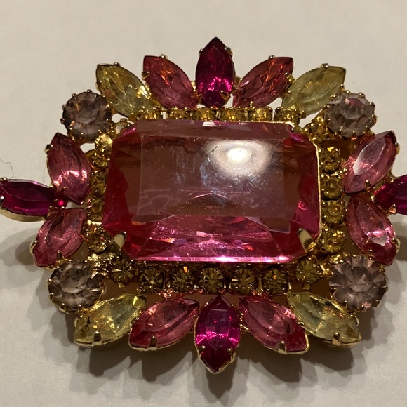 VINTAGE PINK AND CITRINE GLASS BROOCH - Picture 9 of 10